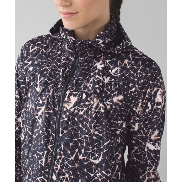 LuluLemon Women’s Miss Misty Jacket II Star Crushed Multi Waterproof - Size 2 - Picture 3 of 10